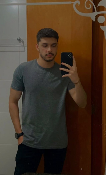 <em>Alex w</em>